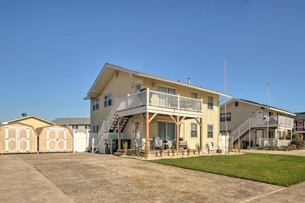 Coastal Brigantine Retreat - Walk to Beach!